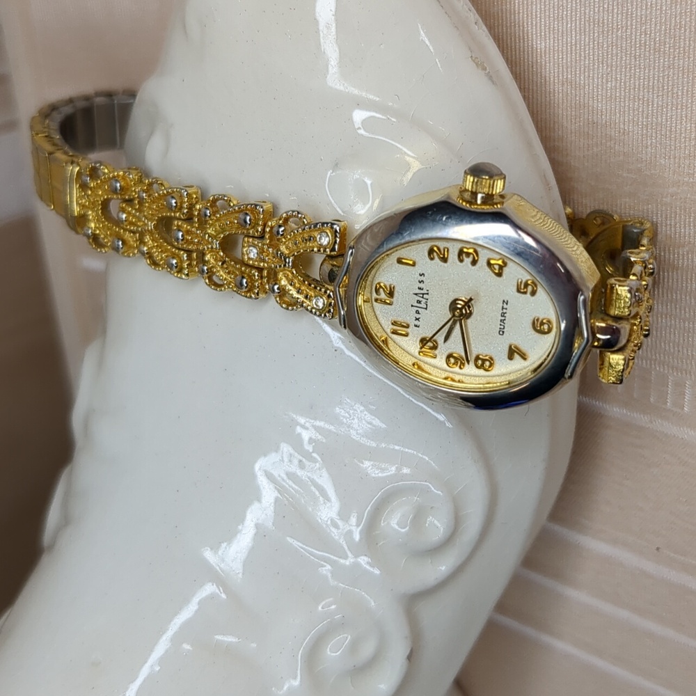 Vintage 80s LA Express Watch Gold Stretch Band Fashion Metal Bezel Quartz
